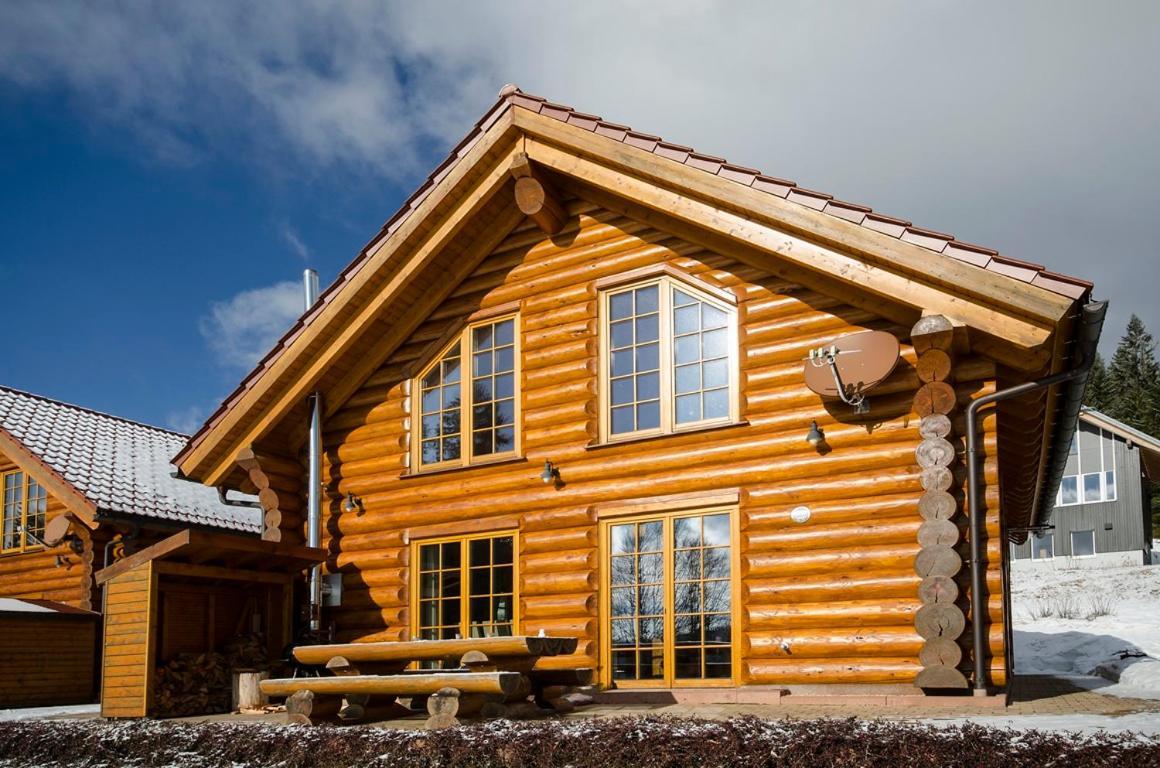 Luxus-Ferienhaus Blockhaus Chalet Nr 2 Toplage Am Feldberg Mit Sauna, Outdoor-Hottub, Kamin Auf 1300M Uem Bagian luar foto