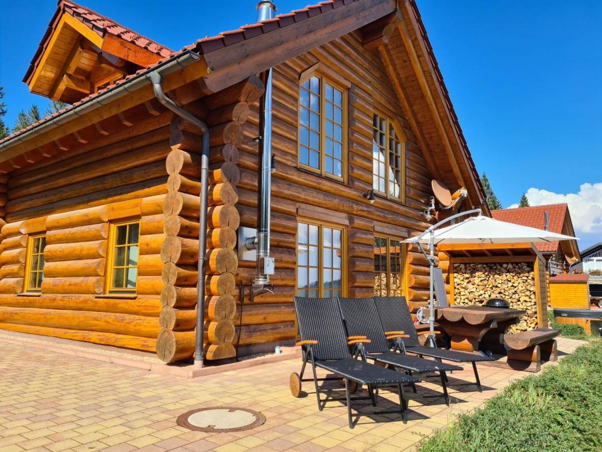 Luxus-Ferienhaus Blockhaus Chalet Nr 2 Toplage Am Feldberg Mit Sauna, Outdoor-Hottub, Kamin Auf 1300M Uem Bagian luar foto